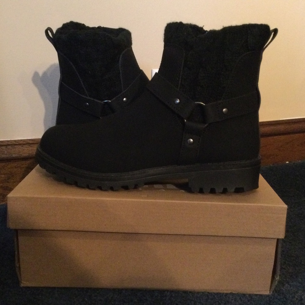 Après by Lamo Black Booties